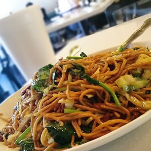 This chow mein= LIFE. #travel #noms #foodie I don't even…