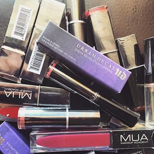 We're working on a fun #lipstick colors for spring roundup.…